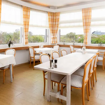 Otel Haus Koebesine 10 *