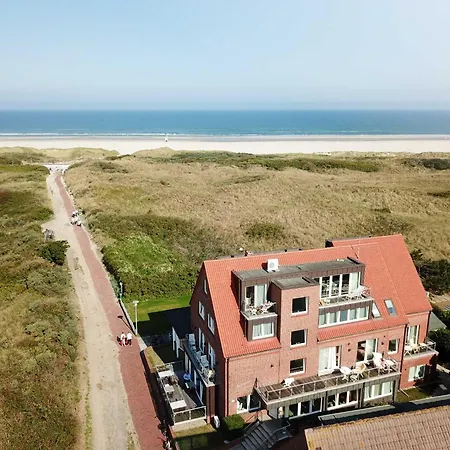 Hotel Haus Koebesine 10 *